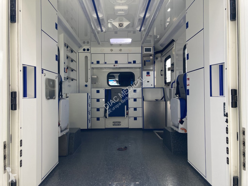 Furgoneta Mercedes 419 Container Ambulance...