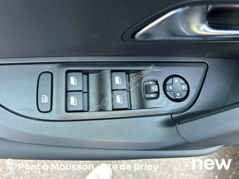 عربة نفعية Peugeot 2008 Hybrid 145 e-DCS6