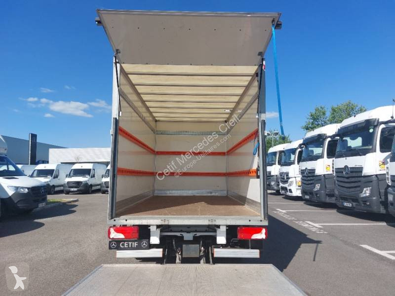 Véhicule utilitaire Mercedes