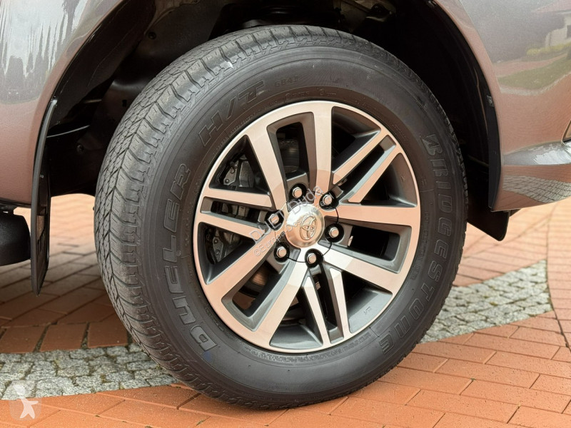 Autoutilitară Toyota Hilux