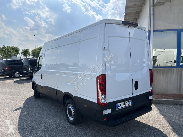 Veicolo commerciale Iveco DAILY 35S14 V