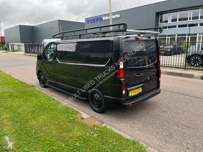 Autoutilitară Renault Black Edition 2.0dci L2...