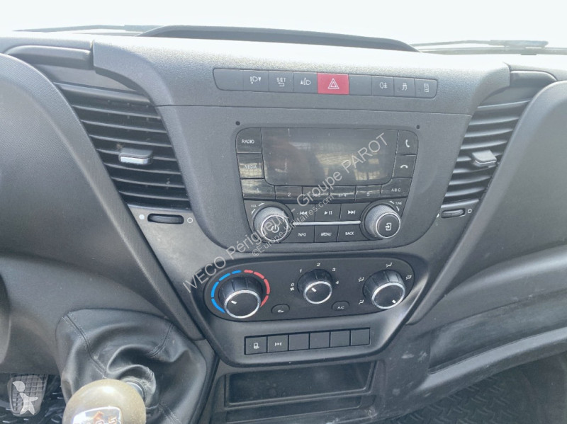 Veicolo commerciale Iveco 35C15H Empattement...