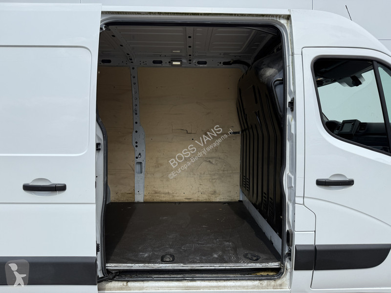 Véhicule utilitaire Renault T33 2.3 DCI 135PK...