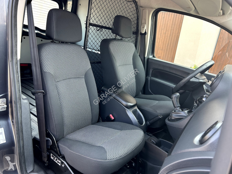 Véhicule utilitaire Mercedes Compact 109 1.5...