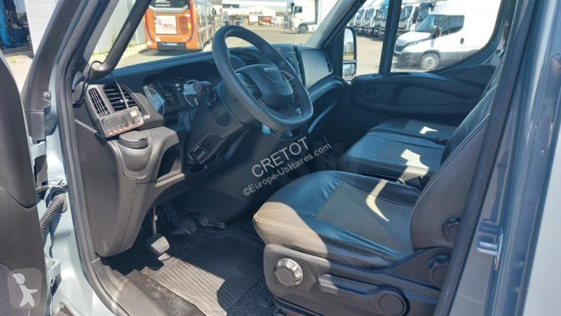Véhicule utilitaire Iveco 35C16