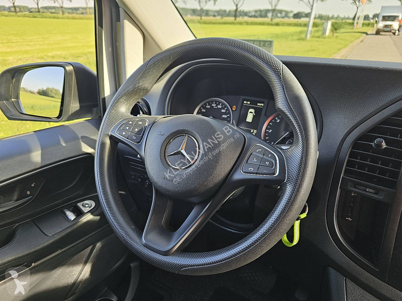 Veicolo commerciale Mercedes 114 Lang Koeler...