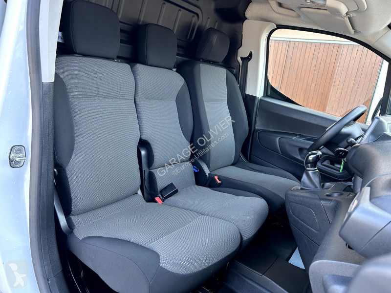 Peugeot Standard 650KG 1.5 Bluehdi 100 Premium van