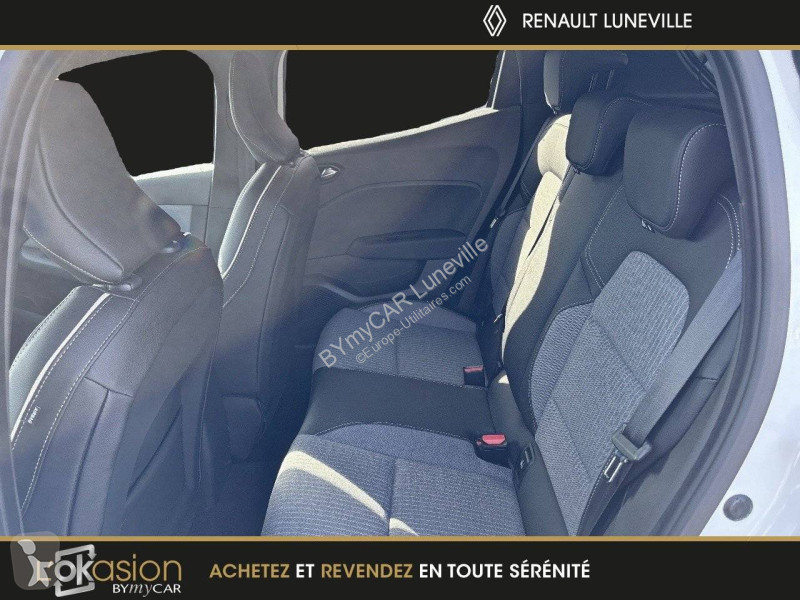 Véhicule utilitaire Renault Clio E-Tech full...