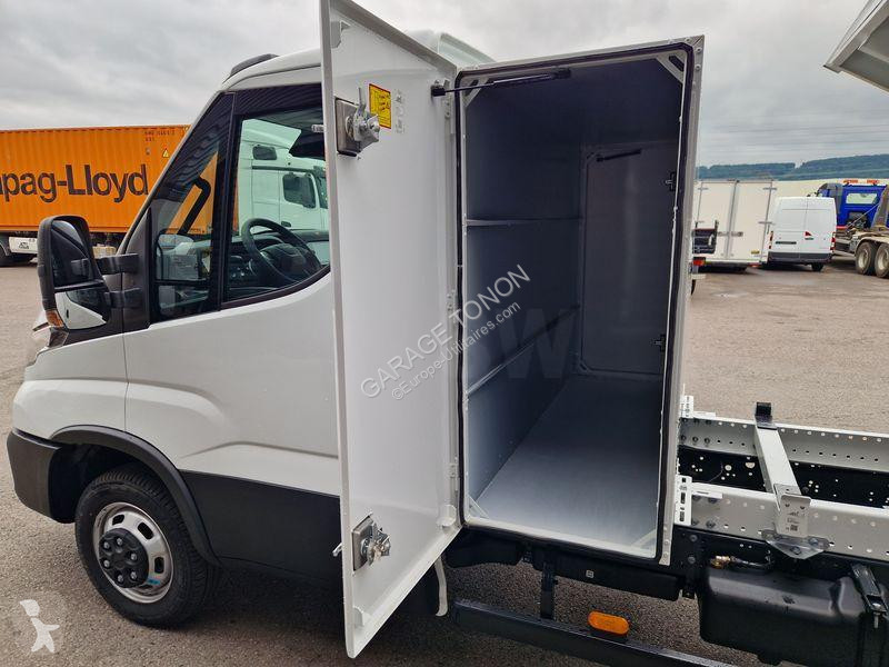 Véhicule utilitaire Iveco 35C16