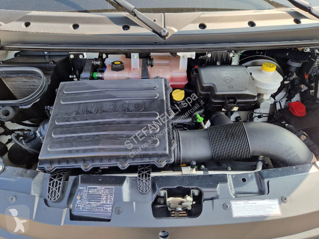 Veicolo commerciale Iveco DAILY 35C14H BOX +...