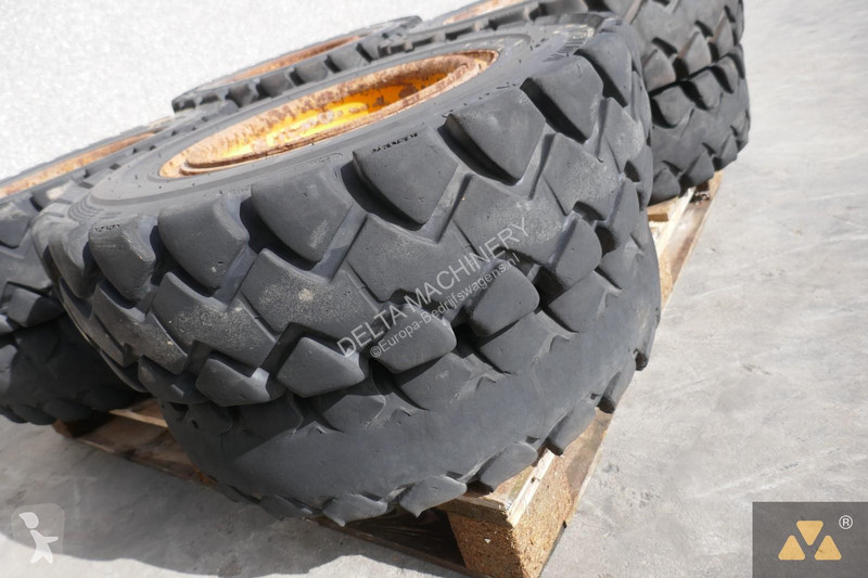 Veículo utilitário  7.50-15