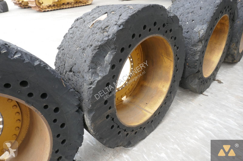Autoutilitară Volvo L180 Cushion wheels