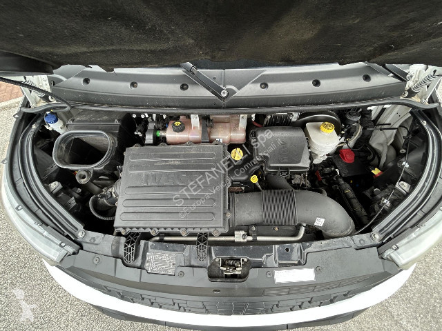 Veicolo commerciale Iveco DAILY 35C14H BOX E...