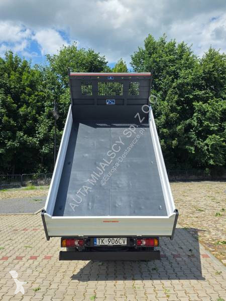 Véhicule utilitaire Mitsubishi Fuso