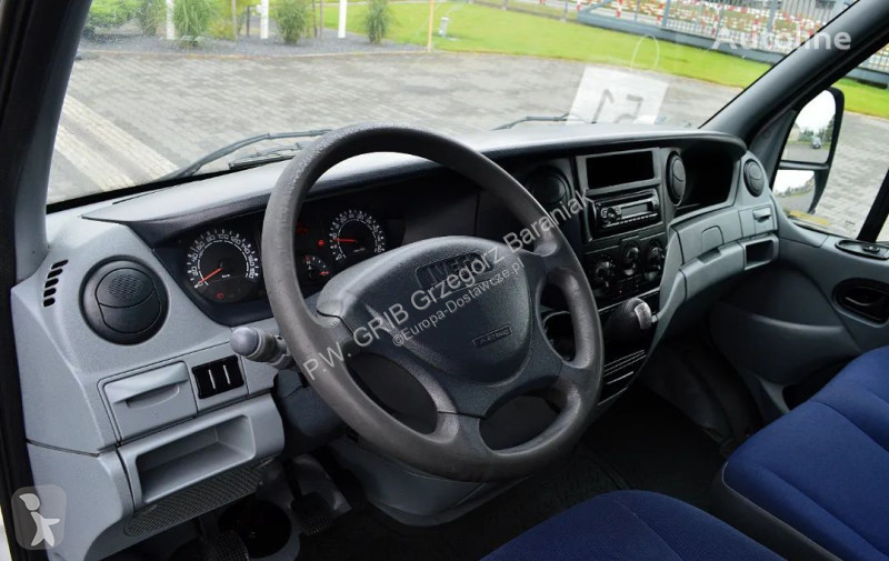 Véhicule utilitaire Iveco 35C15 Blaszak L4H2...