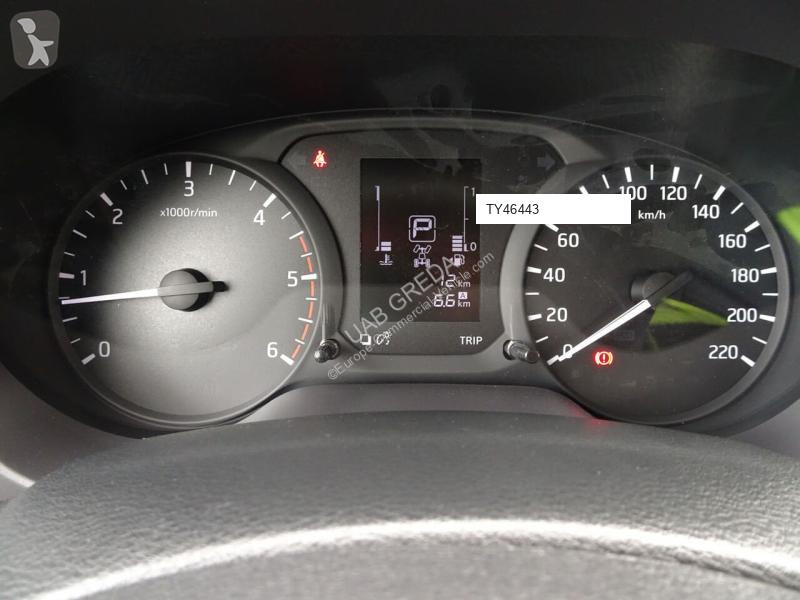 Véhicule utilitaire Nissan