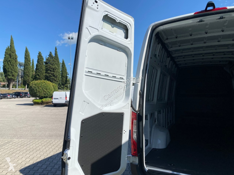 Autoutilitară Mercedes Furgone Traz. Post