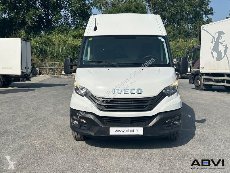 Véhicule utilitaire Iveco 35S16V16 DAILY...
