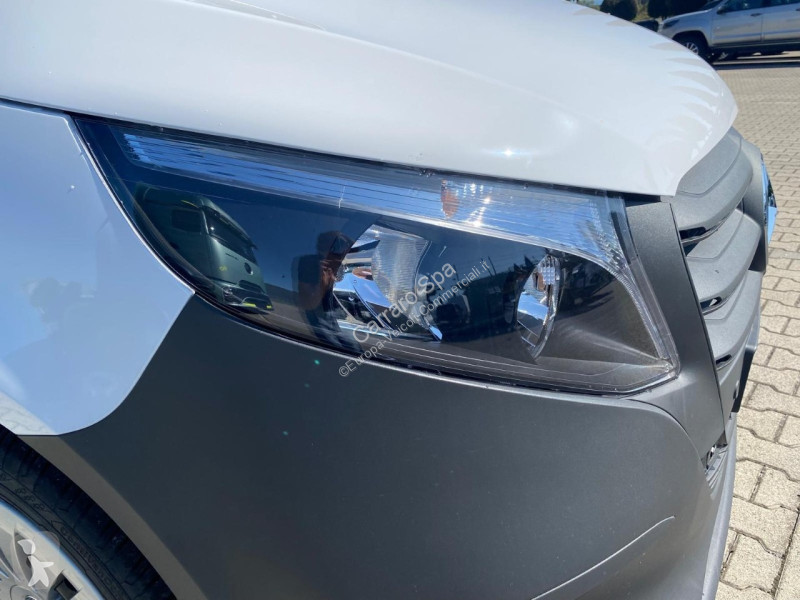 Autoutilitară Mercedes Furgone