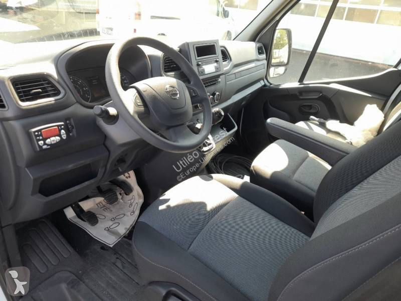 Véhicule utilitaire Nissan