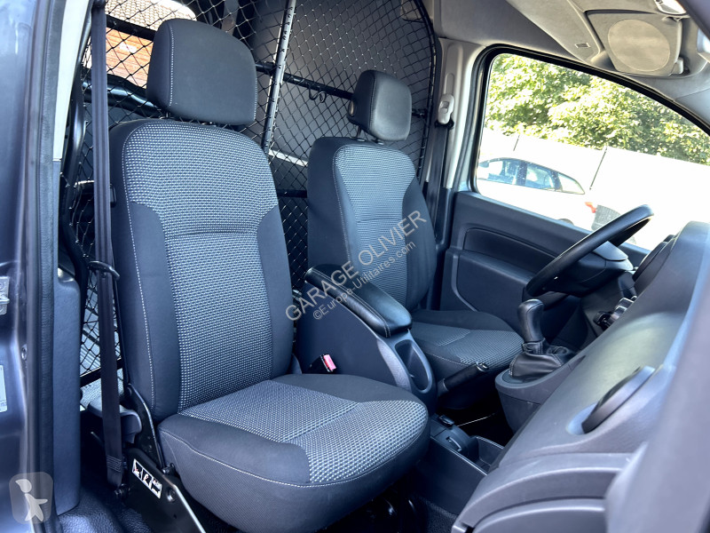 Véhicule utilitaire Mercedes Compact 109 1.5...