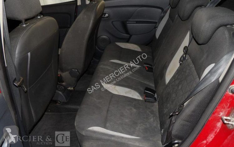 Véhicule utilitaire Dacia