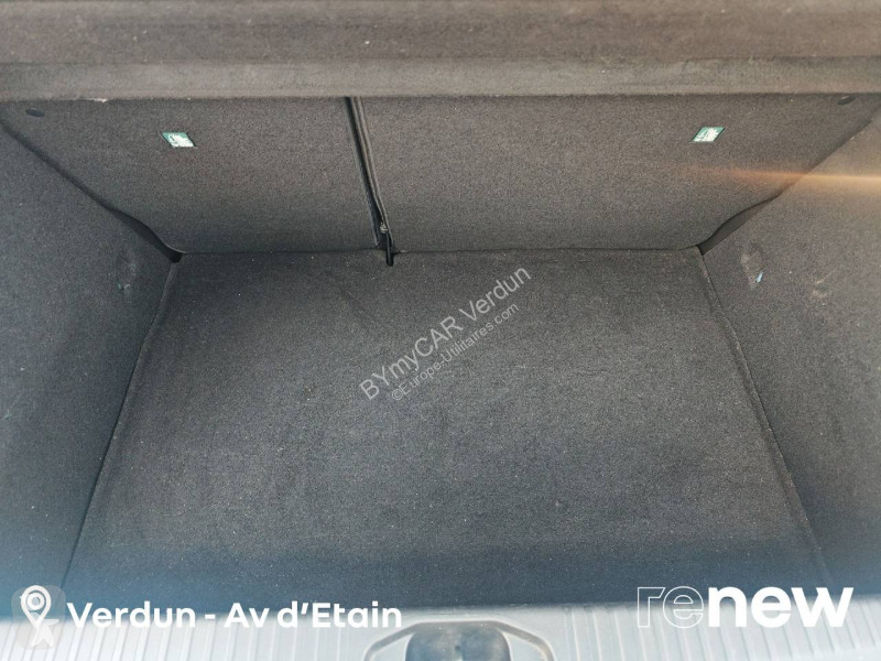 Véhicule utilitaire Renault Clio E-Tech 140 - 21N