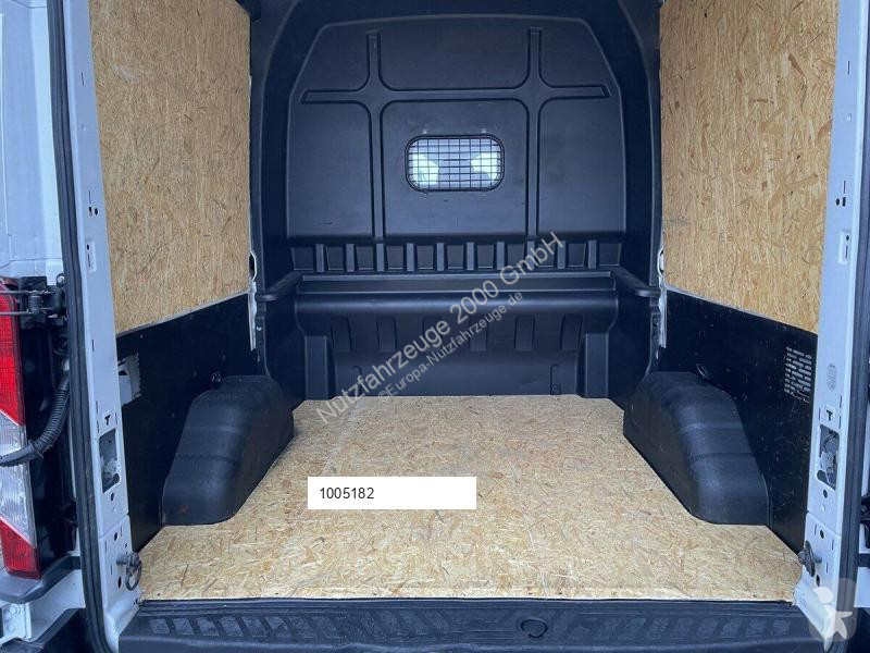 Véhicule utilitaire Ford