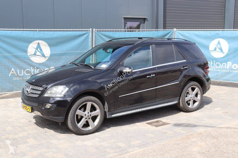 Véhicule utilitaire Mercedes 4 MATIC M-Klasse