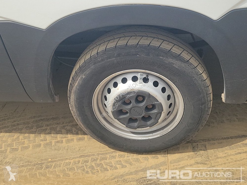 Furgoneta Iveco 35S11