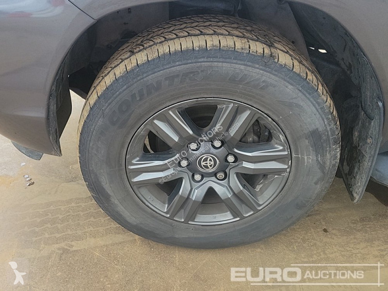 Furgoneta Toyota Hilux