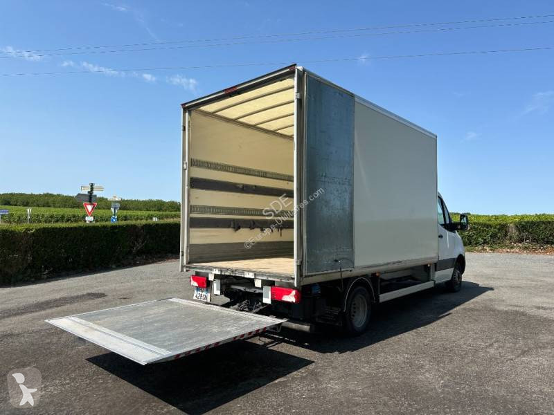 Véhicule utilitaire Mercedes