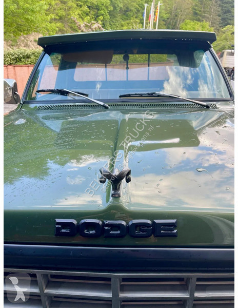 Véhicule utilitaire Dodge