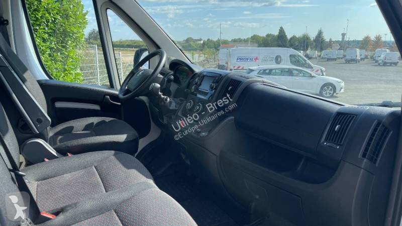 Véhicule utilitaire Opel HDI 140