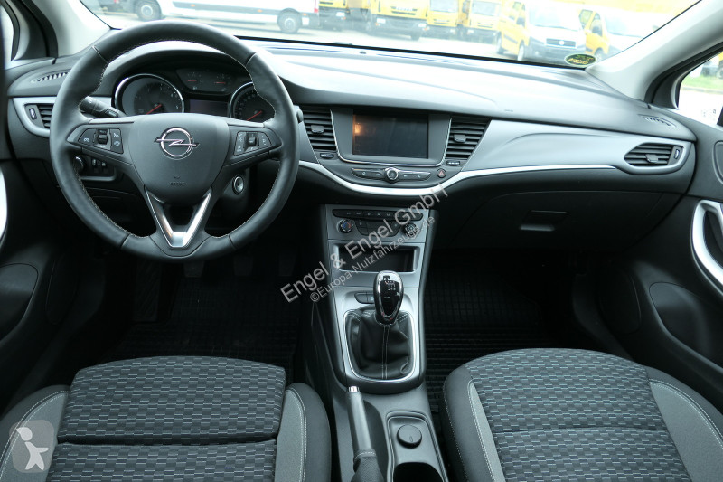 Autoutilitară Opel Astra Sports Tourer 1.5 CDTI...