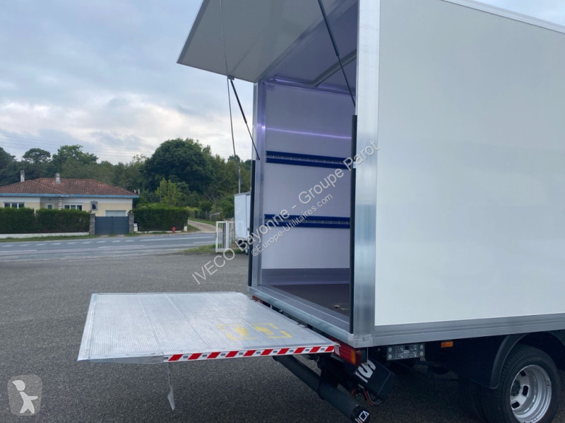 Véhicule utilitaire Iveco 35C16H3.0 empattement...