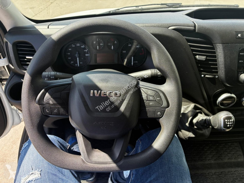 Autoutilitară Iveco  35S16 16m3
