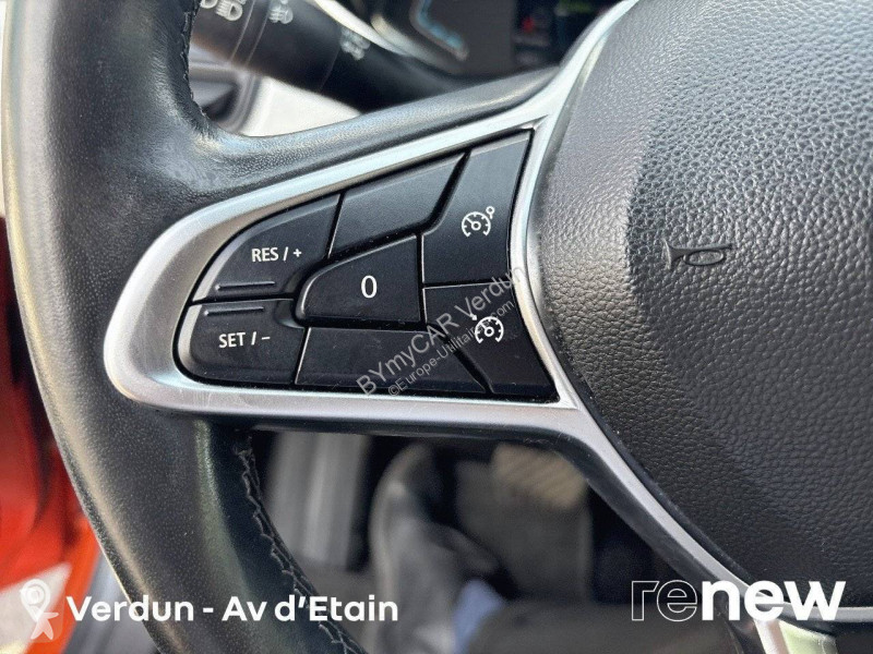 Véhicule utilitaire Renault Clio E-Tech 140