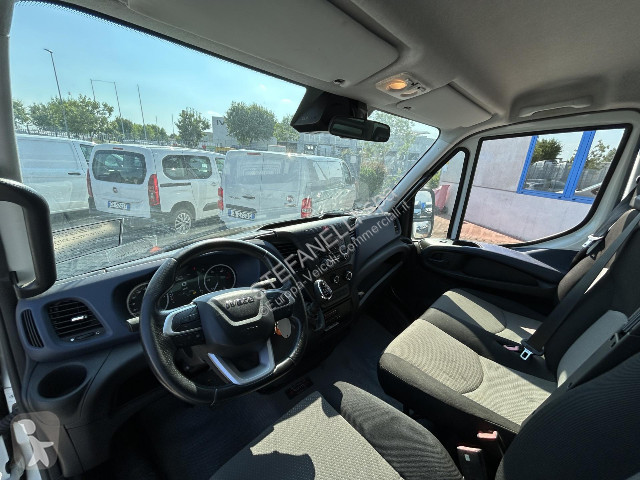 Iveco DAILY 70C18HA8 centina box + SPONDA van