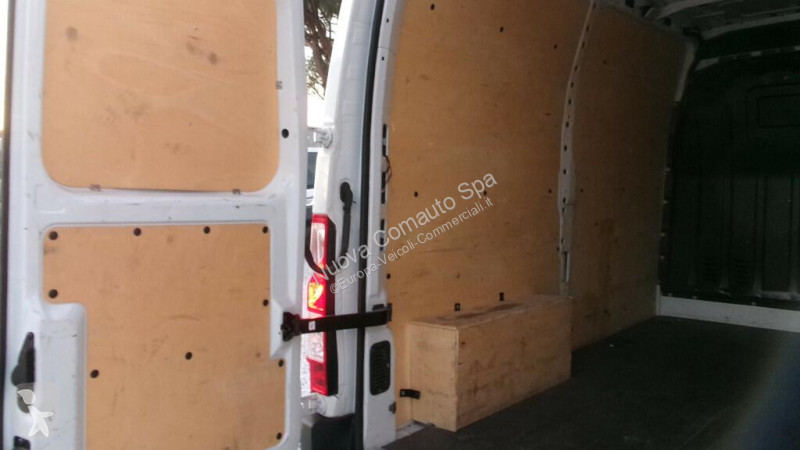 Renault III 2019 Transporter
