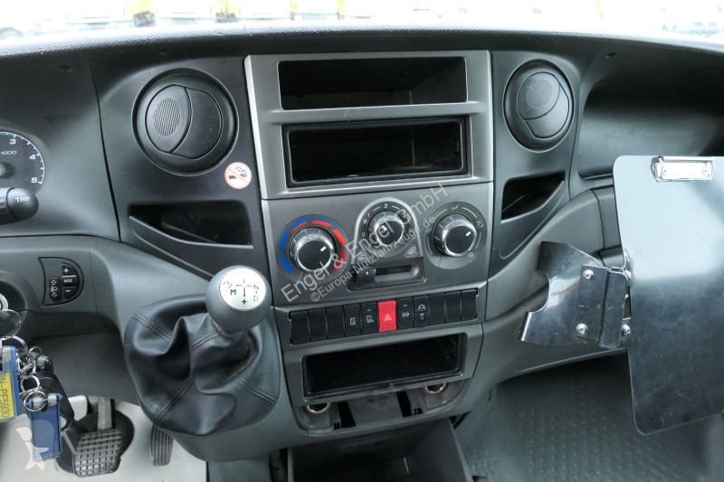 Véhicule utilitaire Iveco Daily 35 S11 C30C...