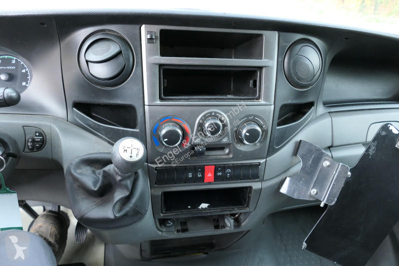 Iveco Daily 35 S11 C30C AUTOMATIK KAMERA Regale...