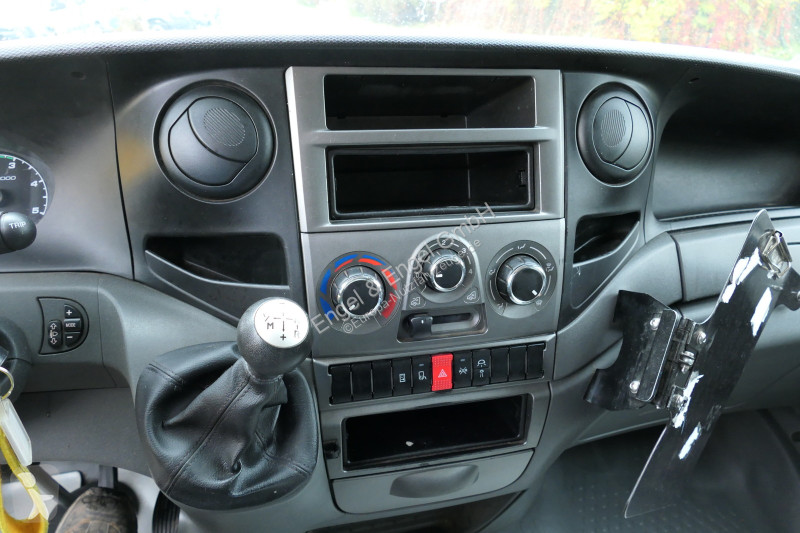 Véhicule utilitaire Iveco Daily 35 S11 C30C...