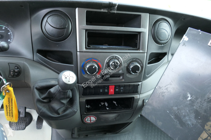 Iveco Daily 35 S11 C30C AUTOMATIK KAMERA Regale...