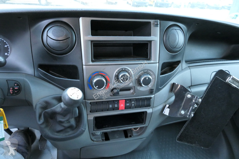 Véhicule utilitaire Iveco Daily 35 S11 C30C...