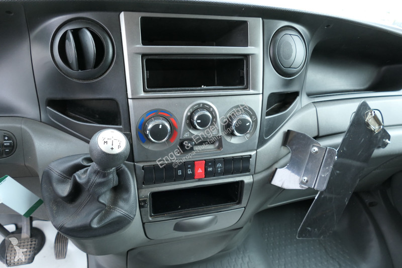 Iveco Daily 35 S11 C30C AUTOMATIK KAMERA Regale...