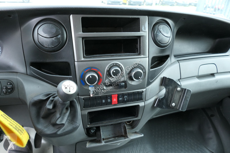 Véhicule utilitaire Iveco Daily 35 S11 C30C...
