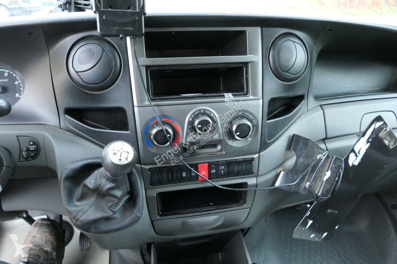 Véhicule utilitaire Iveco Daily 35 S11 C30C...