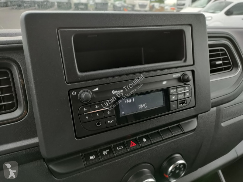 Samochód dostawczy Nissan 20M3 145 CV HAYON...